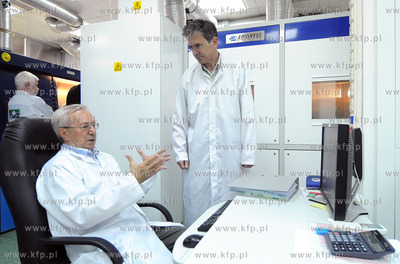 Tani sposob masowej produkcji grafenu - rewolucyjnego...