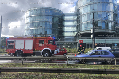 Gdynia. Wypadek na al. Zwycięstwa na wysokości Pomorskiego...