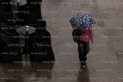 Letnia ulewa na ulicy Podwale Staromiejskiej w Gdańsku.
22.07.2025
Fot....
