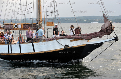 Wielka parada zaglowcow po Zatoce Gdanskiej na zakonczenie...