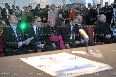 Uroczyste poswiecenie i wmurowanie kamienia wegielnego...