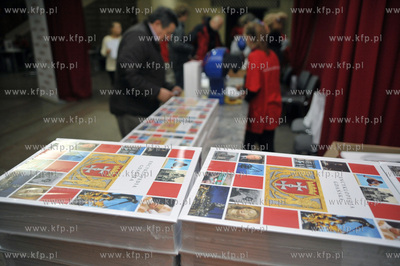 Uroczysta inauguracja Encyklopedii Gdańskiej. We foyer...