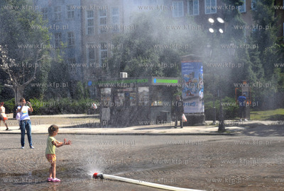 Na Targu Weglowym Gdanska Infrastruktura Wodociagowa...