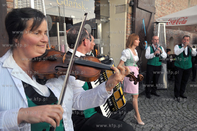 Swoeto piwa Oktoberfest 2013 w Brovarni Gdansk nalezacej...