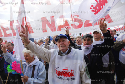 Gdansk. Manifestacja przedstawicieli NSZZ Solidarnosc...