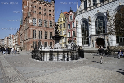 Fontanna Neptuna na Dlugim Targu w Gdansku. Neptun...