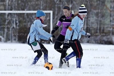 Gdansk Zaspa. Pilkarski turniej dzikich druzyn Do przerwy...