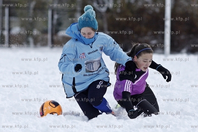 Gdansk Zaspa. Pilkarski turniej dzikich druzyn Do przerwy...