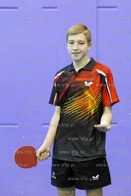 Tomasz Kotowski, tenisista stolowy. 18.11.2013 fot....