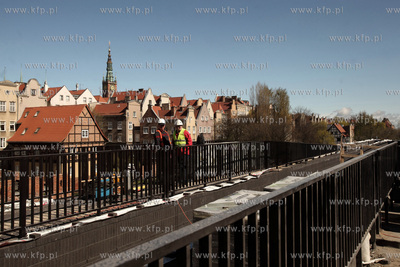 Budowa Teatru Szekspirowskiego w Gdansku. Nz. widok...