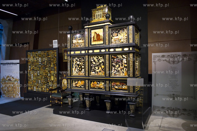 Europejskie Centrum Solidarności. Wystawa prac bursztynnika...