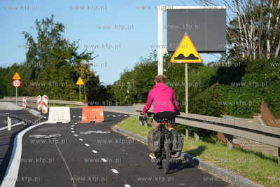 Ekostrada - nowa droga rowerowa w al. Armii Krajowej...