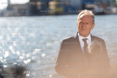 Konferencja Premiera Donalda Tuska po spotkaniu z pracownikami...