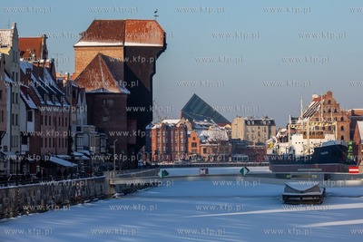 Gdańsk. Długie Pobrzeże zimą.  18.02.2021 fot....