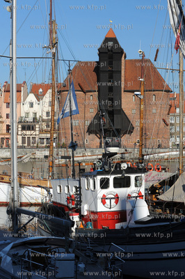 Gdansk, Dlugie Pobrzeze. Gotycki Zuraw (Brama Szeroka)...