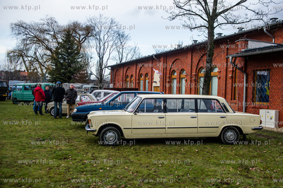 Gdansk. Pokaz pojazdow zabytkowych z Automobilklubu...