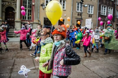 Gdansk. Wspolny przemarsz pod haslem Radoscia powitaj...