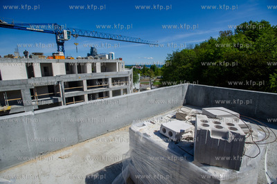 Gdynia. Uroczyste zawieszenie wiechy na nowo powstajacym...