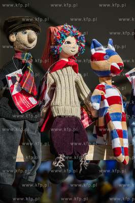 Gdansk. Dlugi Targ. DoMINIk designe - towarzyszacy...