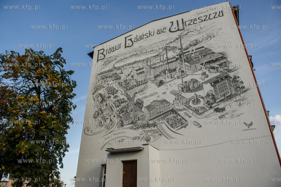 Gdańsk. Wrzeszcz. Remontowana kamienica przy ul Białej,...