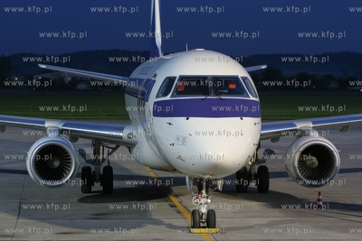 Gdansk , Rebiechowo Nz.Embraer EMB-175LR linii LOT...
