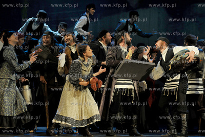 Teatr Muzyczny w Gdyni. III proba generalna spektaklu...