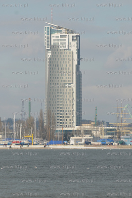 Gdynia. Ponad 140-metrowy apartamentowiec SEA TOWERS...