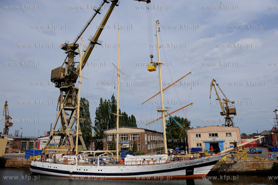 Gdansk. Stocznia Remontowa. Prace przy nowo postawionych...