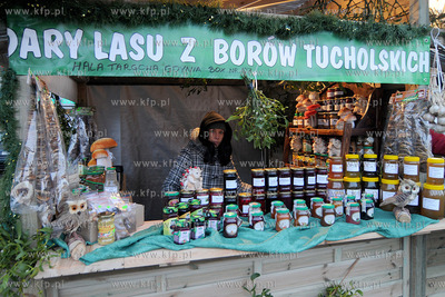 Gdynia. Jarmark swiateczny na Skwerze Kosciuszki uzbiegu...