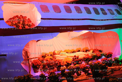 Grob Panski w kosciele Najswietszej Marii Panny Wspomozenia...