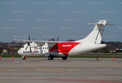Port Lotniczy Gdansk im. Lecha Walesy. Nz. ATR 42 Eurolot.com...