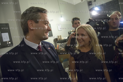 Wieczor wyborczy w sztabie kandydata na prezydenta...