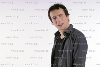 Sesja zdjeciowa Kabaretu Limo. Na zdjeciu Szymon Jachimek....