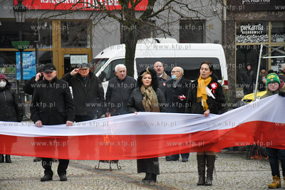 Uroczystosci na rynku w Kościerzynie z okazji 102....