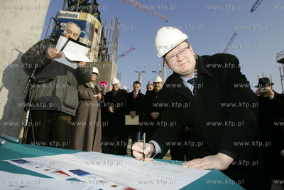 Wmurowanie Aktu Erekcyjnego pod budowe hali widowiskowo-sportowej...
