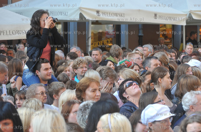 Gdansk. Dlugi Targ. Happening pt Aktorzy Przyjechali...