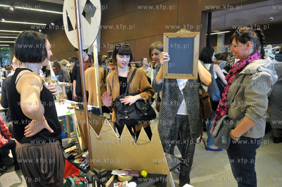 Targi mody, designu i mlodej sztuki Bakalie 13 w Europejskim...