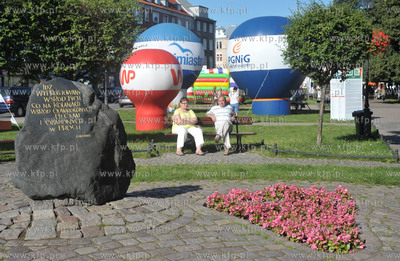Gdansk. Jarmark Swietego Dominika. Balony, reklamy...