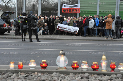 Dzien Zolnierzy Wykletych. Akcja palenia zniczy na...
