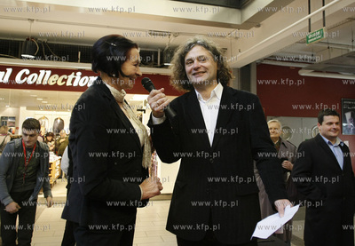 Gdansk. Centrum handlowe Manhattan. Premiera i promocja...