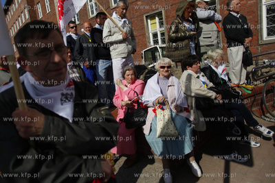 Gdansk. Manifestacja przedstawicieli NSZZ Solidarnosc...