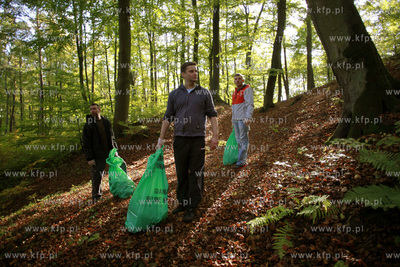 Akcja sprzątania Lasów Oliwskich w rejonie wzgórza...