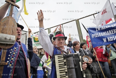 Protest pracownikow pomorskich szpitali pod siedziba...