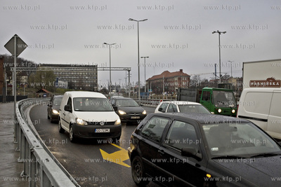 Oddany od użytku nowy wiadukt kolejowy w ciągu ul....
