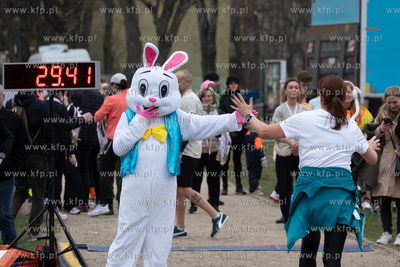 Charytatywny bieg Goń Zajączka. Wydarzenie to ma...