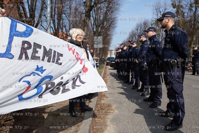 Gdańsk. Protest przed Politechniką Gdańską w zwiążku...