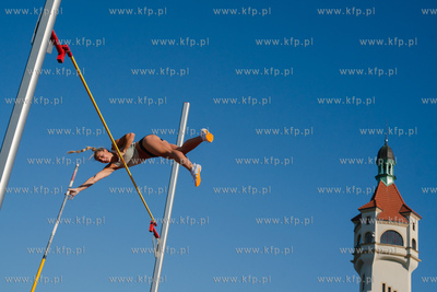 Sopot. 36. Tyczka na molo. Skoki pań. 24.06.2023 fot....