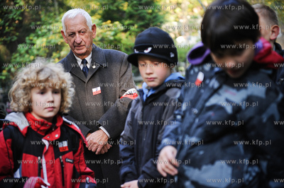 Gdansk. Cmentarz Srebrzysko. Zywa lekcja historii,...