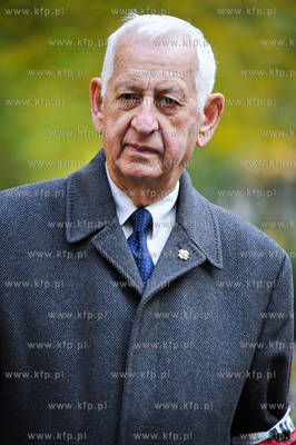 Gdansk. Cmentarz Srebrzysko. Zywa lekcja historii,...