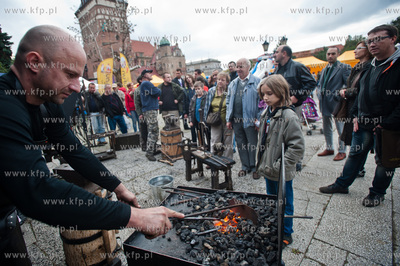 Gdansk. Targ Weglowy. V Festiwal Temparatury im. Fahrenheita.
Nz...
